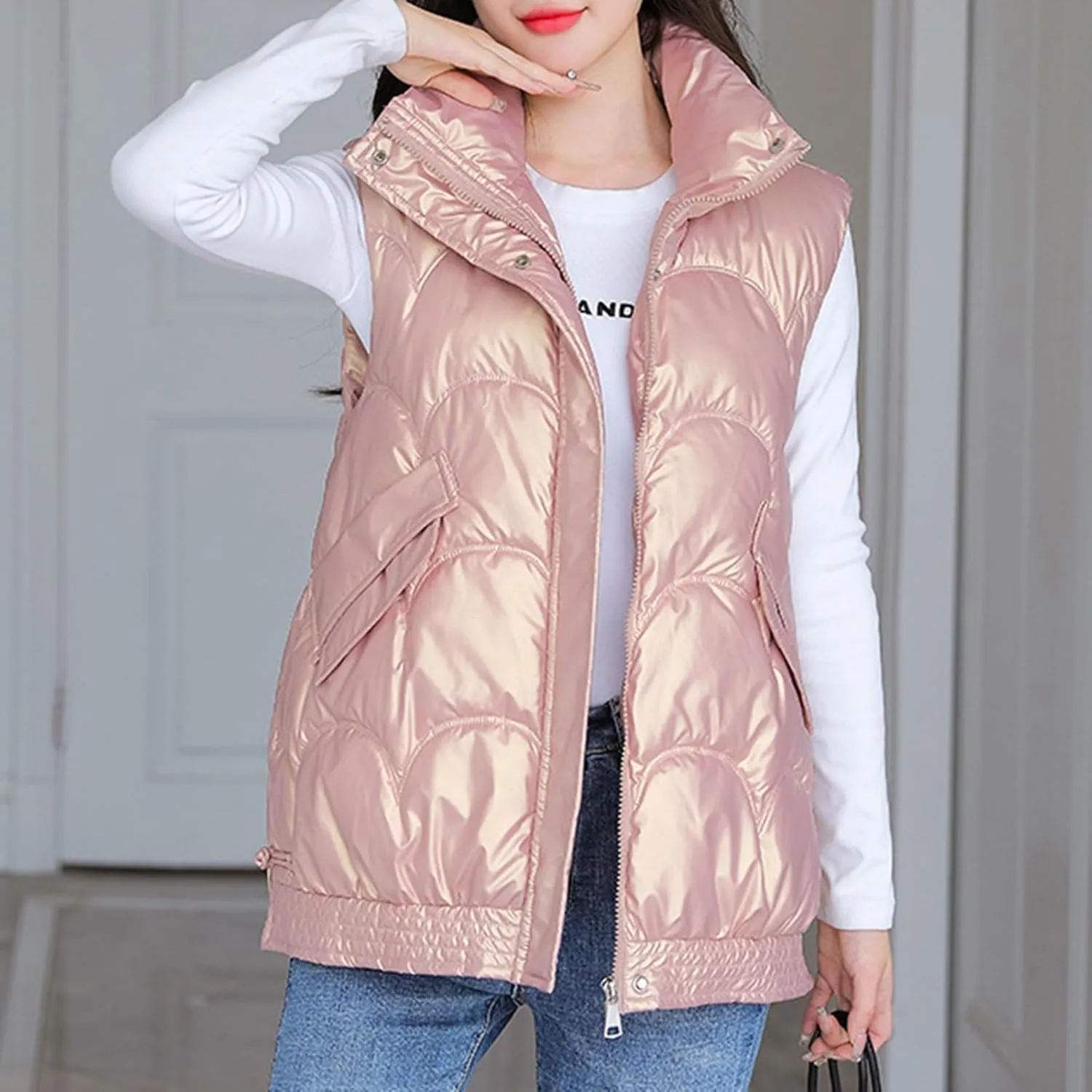 2024 Womens Quilted Vest Lightweight Down Vests Stand Collar Padded Outwear Pockets Trendy Fashion Sleeveless Puffer Jackets