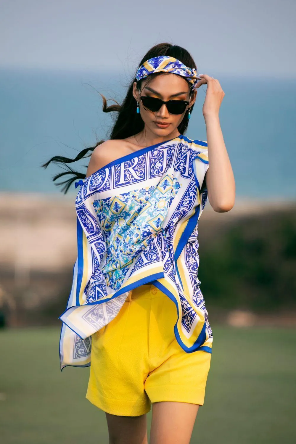 Haven Straight Gold Yarn Thigh Length Shorts